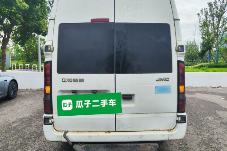 Used JMC Fushun 2022 2.0T Manual Multi-Function Passenger Vehicle Short Wheelbase Mid-Height Roof 6-Seater Rear