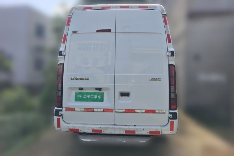 Used JMC Fushun 2022 2.0T Manual Van with Long Wheelbase Mid-Height Roof and 3 Seats Rear