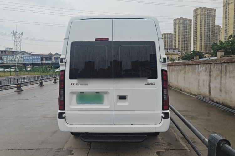 Used JMC Fushun 2022 2.0T Manual Multi-Function Passenger Vehicle Short Wheelbase Mid-Height Roof 6-Seater Rear