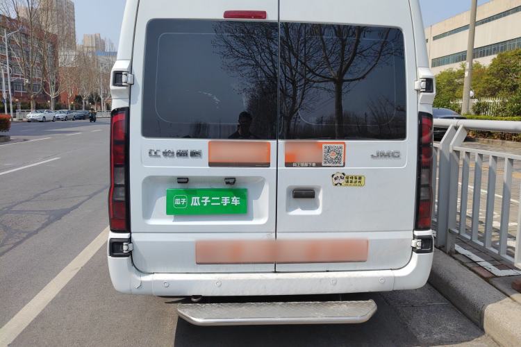 Used JMC Fushun 2022 2.0T Manual Multi-Function Passenger Vehicle Mid-Range High Roof 6-7 Seats Rear