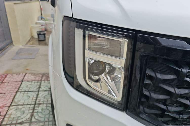 Used JMC Fushun 2022 2.0T Manual Multi-Function Passenger Vehicle Mid-Range High Roof 6-7 Seats Right Front Headlight
