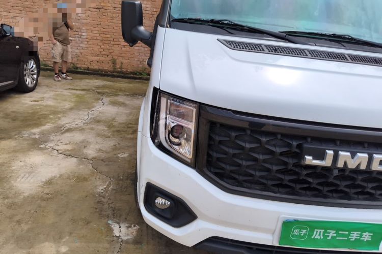 Used JMC Fushun 2022 2.0T Manual Multi-Function Passenger Vehicle Short Wheelbase Mid-Height Roof 6-Seater Right Front Headlight