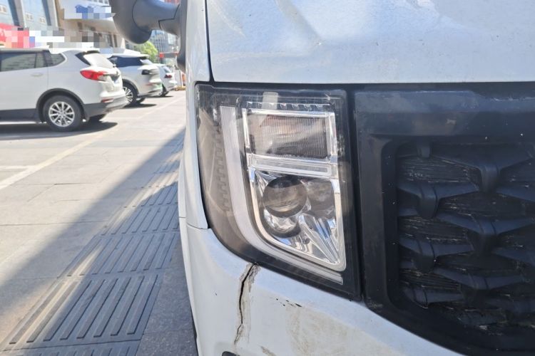 Used JMC Fushun 2022 2.0T Manual Multi-Function Passenger Vehicle Short Wheelbase Low Roof 6-Seater Right Front Headlight