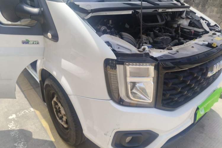 Used JMC Fushun 2022 2.0T Manual Multi-Function Passenger Vehicle Mid-Range High Roof 6-7 Seats Right Front Headlight