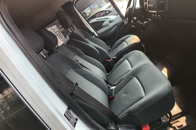 Used JMC Fushun 2022 2.0T Manual Multi-Function Passenger Vehicle Short Wheelbase Low Roof 6-Seater Right Front Seat