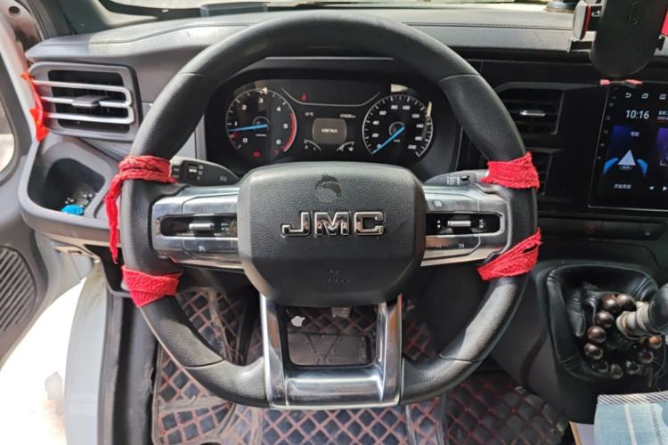 Used JMC Fushun 2022 2.0T Manual Van Long Wheelbase High Roof 3-Seater Steering Wheel