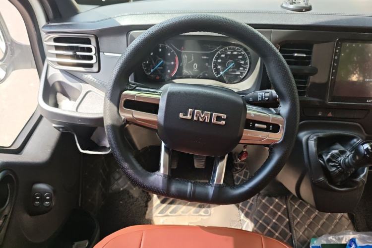 Used JMC Fushun 2022 2.0T Manual Multi-Function Passenger Vehicle Mid-Range High Roof 6-7 Seats Steering Wheel