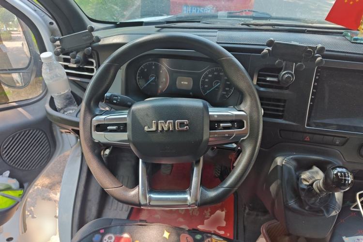 Used JMC Fushun 2022 2.0T Manual Van Long Wheelbase High Roof 3-Seater Steering Wheel