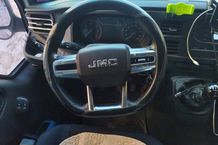Used JMC Fushun 2022 2.0T Manual Multi-Function Passenger Vehicle Mid-Range High Roof 6-7 Seats Steering Wheel