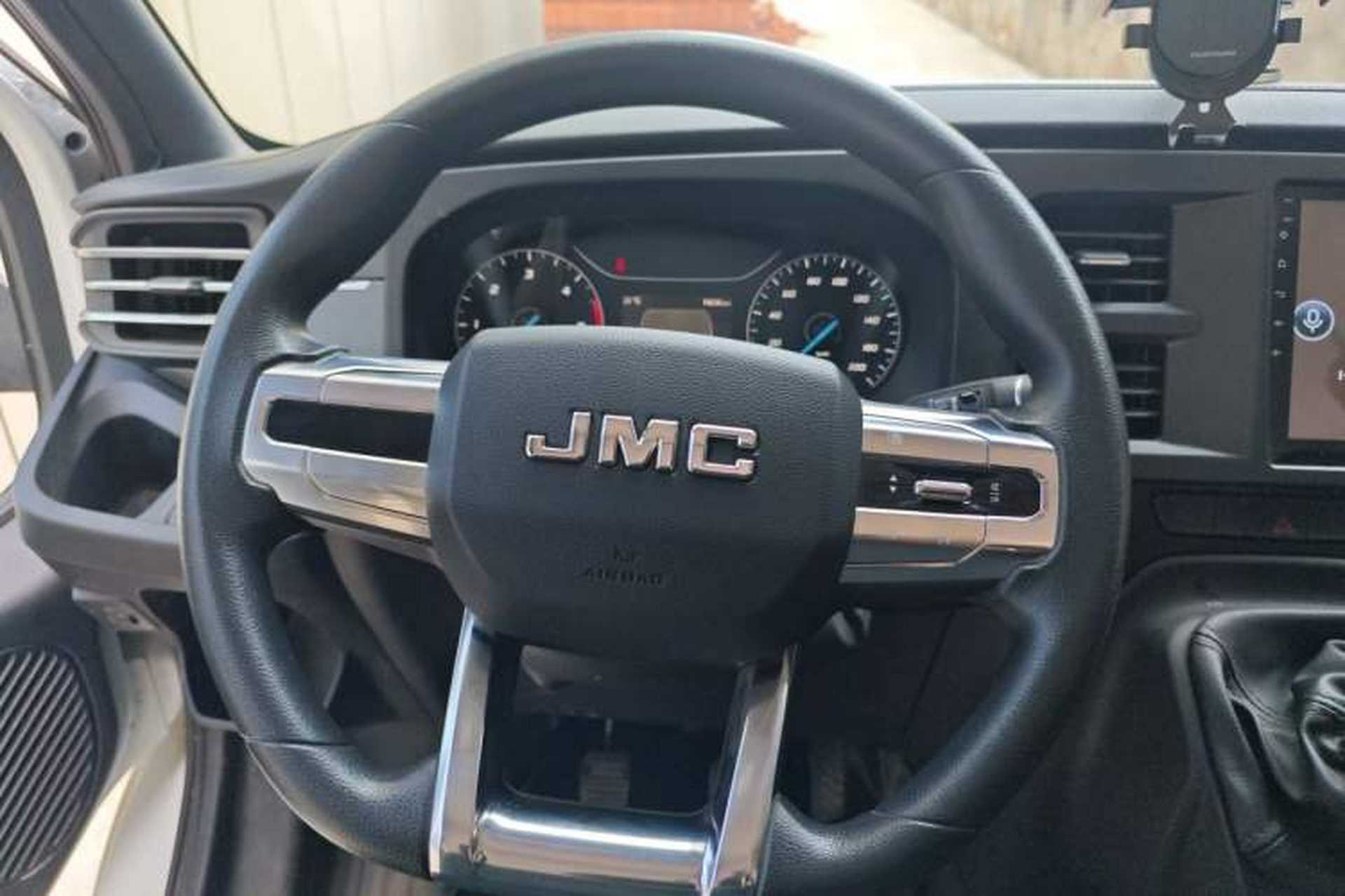 Used JMC Fushun 2022 2.0T Manual Multi-Function Passenger Vehicle Short Wheelbase Mid-Height Roof 6-Seater Steering Wheel