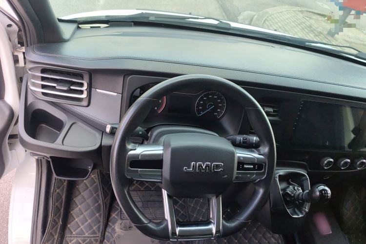 Used JMC Fushun 2022 2.0T Manual Van with Mid-Roof High Roof and 3 Seats Steering Wheel