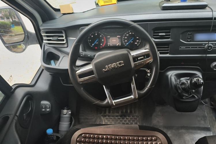 Used JMC Fushun 2022 2.0T Manual Multi-Function Passenger Vehicle Mid-Range High Roof 6-7 Seats Steering Wheel