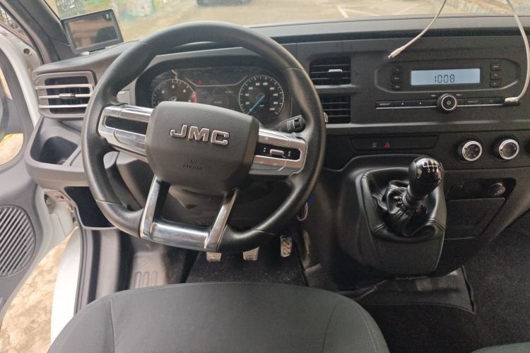 Used JMC Fushun 2022 2.0T Manual Multi-Function Passenger Vehicle Short Wheelbase Mid-Height Roof 6-Seater Steering Wheel