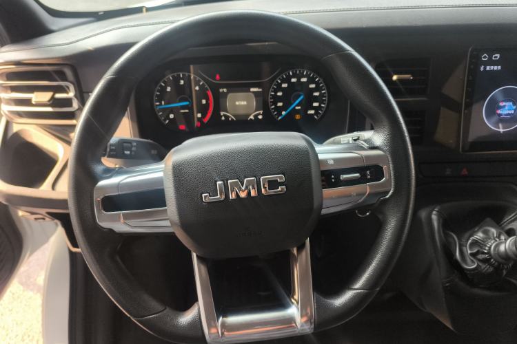 Used JMC Fushun 2022 2.0T Manual Multi-Function Passenger Vehicle Short Wheelbase Low Roof 6-Seater Steering Wheel