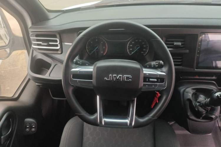 Used JMC Fushun 2022 2.0T Manual Multi-Function Passenger Vehicle Mid-Range High Roof 6-7 Seats Steering Wheel