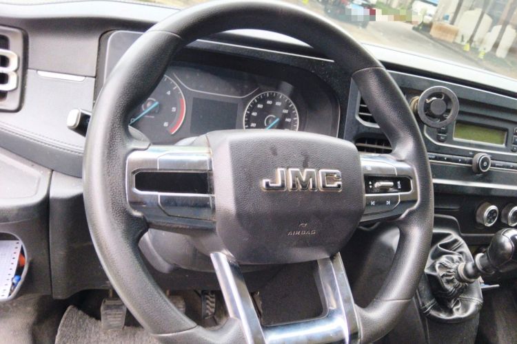 Used JMC Fushun 2022 2.0T Manual Van with Long Wheelbase Mid-Height Roof and 3 Seats Steering Wheel