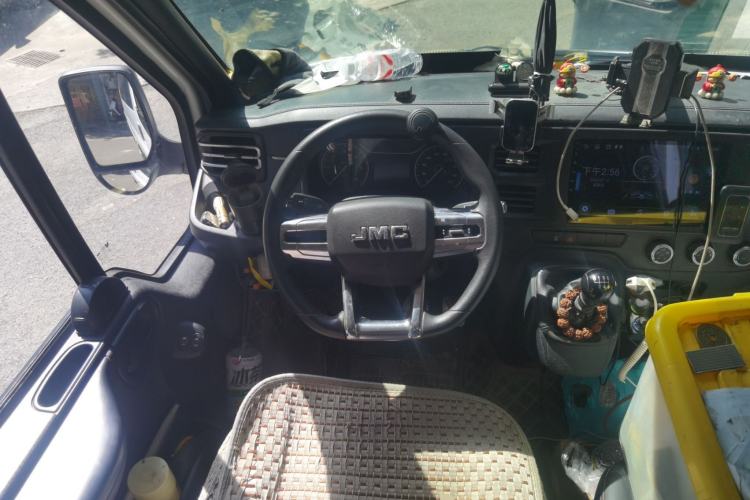 Used JMC Fushun 2022 2.0T Manual Multi-Function Passenger Vehicle Mid-Range High Roof 6-7 Seats Steering Wheel
