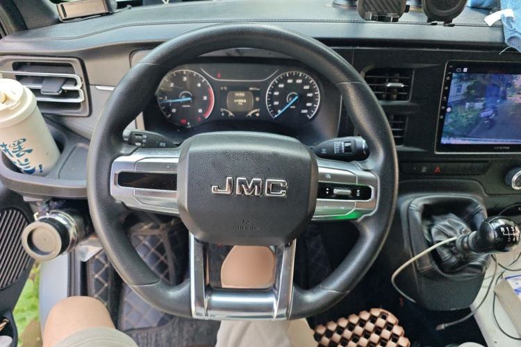 Used JMC Fushun 2022 2.0T Manual Van with Long Wheelbase Mid-Height Roof and 3 Seats Steering Wheel
