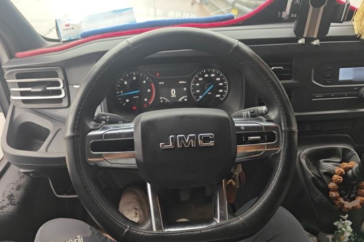 Used JMC Fushun 2022 2.0T Manual Multi-Function Passenger Vehicle Short Wheelbase Mid-Height Roof 6-Seater Steering Wheel