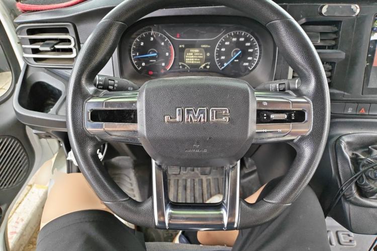 Used JMC Fushun 2022 2.0T Manual Multi-Function Passenger Vehicle Mid-Range High Roof 6-7 Seats Steering Wheel