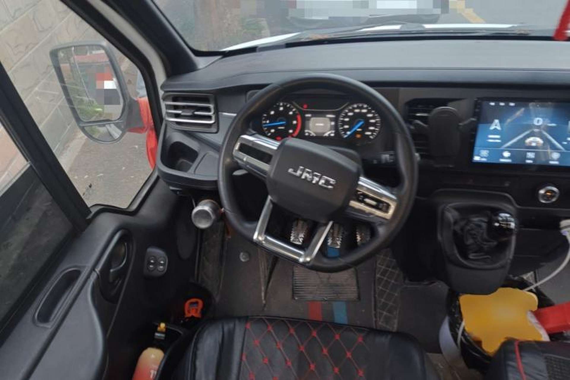 Used JMC Fushun 2022 2.0T Manual Multi-Function Passenger Vehicle Mid-Range High Roof 6-7 Seats Steering Wheel