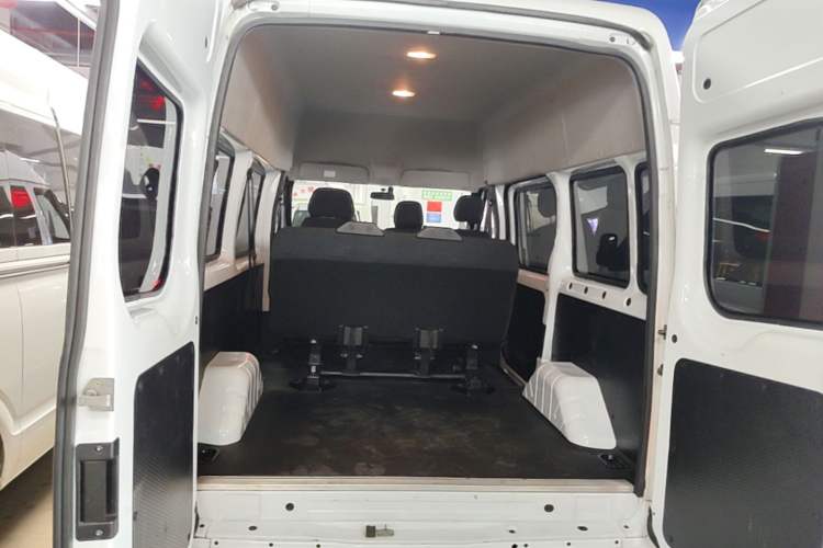 Used JMC Fushun 2022 2.0T Manual Multi-Function Passenger Vehicle Short Wheelbase Mid-Height Roof 6-Seater Trunk