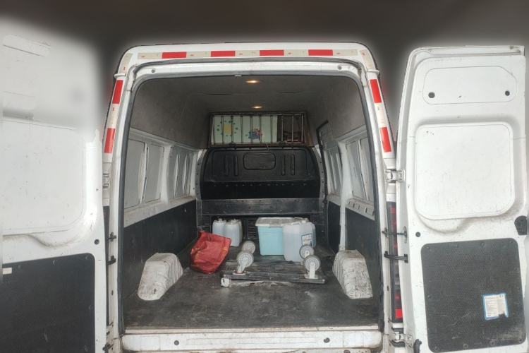 Used JMC Fushun 2022 2.0T Manual Van with Mid-Roof High Roof and 3 Seats Trunk