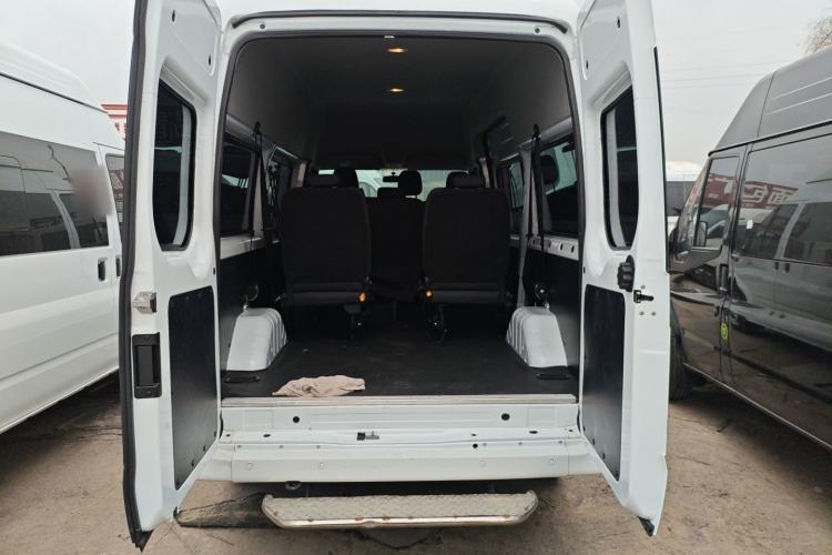 Used JMC Fushun 2022 2.0T Manual Multi-Function Passenger Vehicle Mid-Range High Roof 6-7 Seats Trunk