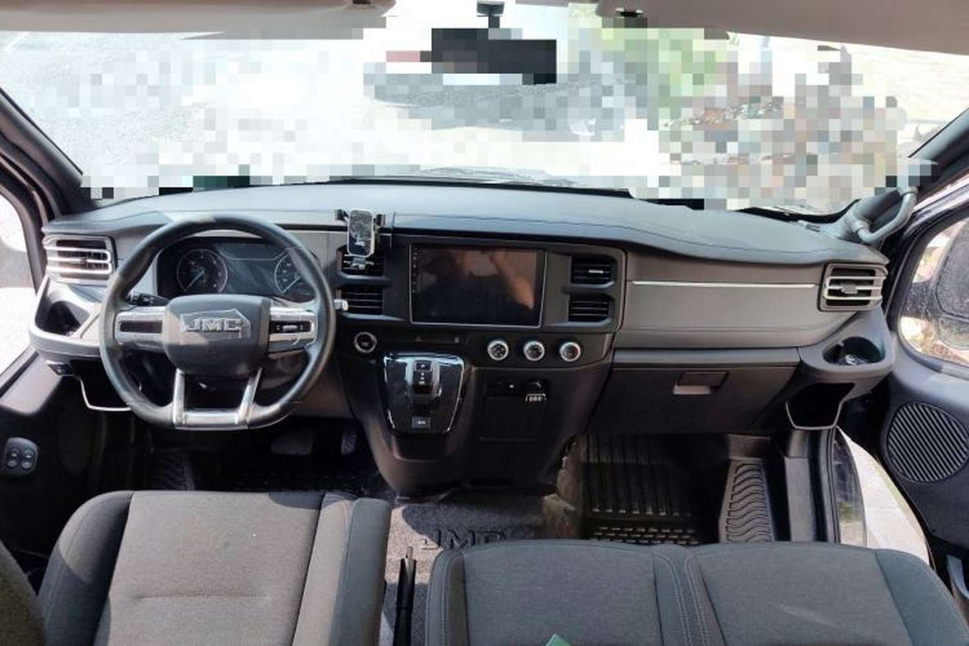 Used JMC Fushun 2023 2.0T Automatic Diesel Long-Wheelbase Mid-Roof Business Van with Rear Dual Tires 6–9 Seats Center Console
