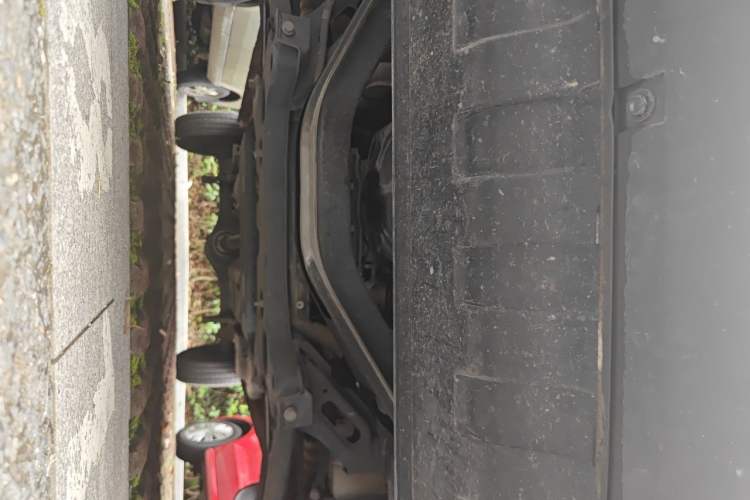 Used JMC Fushun 2023 2.0T Automatic Short-Wheelbase Low-Roof Commercial & Multi-Purpose Passenger Vehicle 6-Seater with Dual-Opening Tailgate Chassis Front