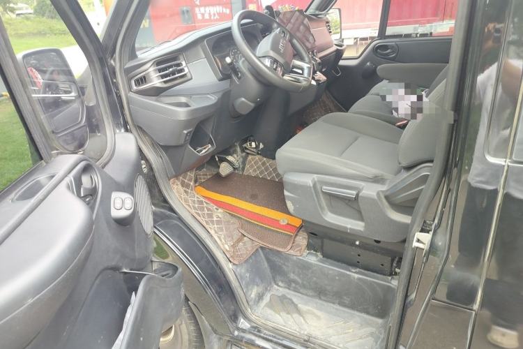 Used JMC Fushun 2023 2.0T Automatic Short-Wheelbase Low-Roof Commercial & Multi-Purpose Passenger Vehicle 6-Seater with Dual-Opening Tailgate Driver Seat