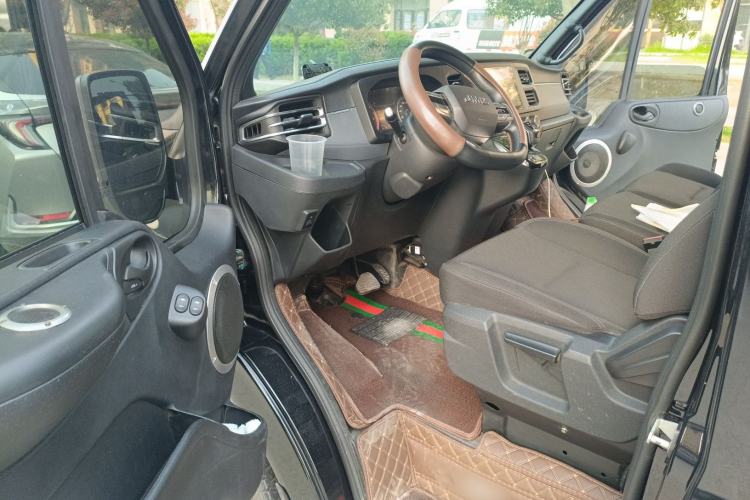 Used JMC Fushun 2023 2.0T Automatic Short-Wheelbase Low-Roof Commercial & Multi-Purpose Passenger Vehicle 6-Seater with Dual-Opening Tailgate Driver Seat