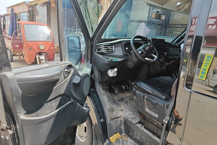 Used JMC Fushun 2023 2.0T Manual Mid-Drive Mid-Roof Commercial Multi-Purpose 7-Seater Passenger Vehicle Driver Seat