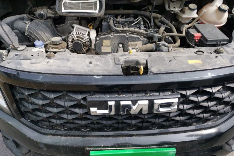 Used JMC Fushun 2023 2.0T Automatic Short-Wheelbase Low-Roof Commercial & Multi-Purpose Passenger Vehicle 6 Seats with Lift-Up Tailgate Engine Bay