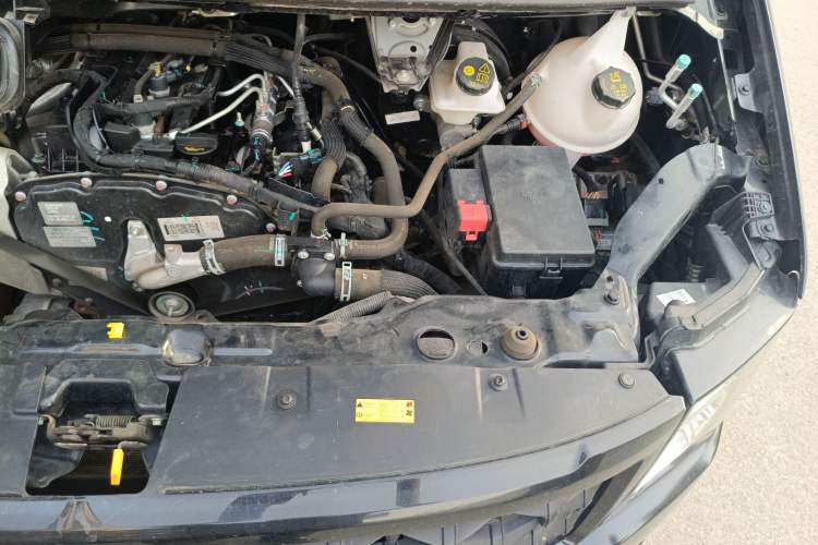 Used JMC Fushun 2023 2.0T Automatic Short-Wheelbase Low-Roof Commercial & Multi-Purpose Passenger Vehicle 6-Seater with Dual-Opening Tailgate Engine Bay Left