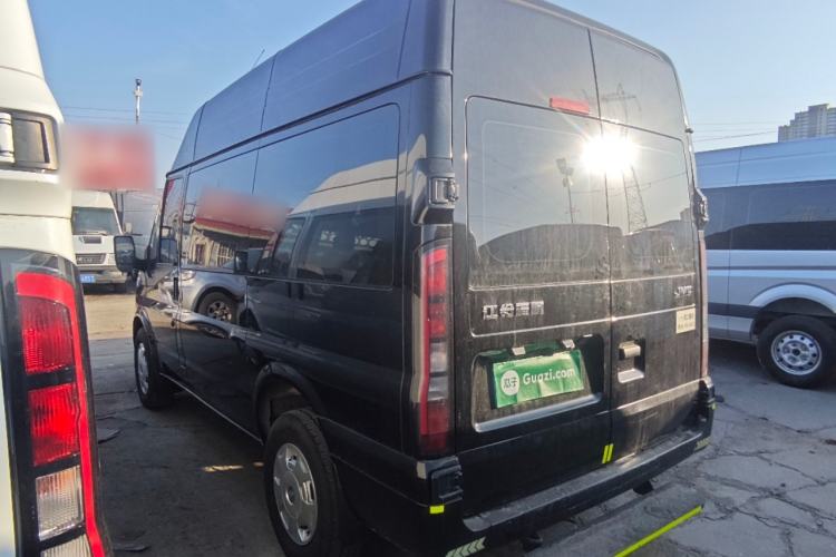 Used JMC Fushun 2023 2.0T Automatic Short-Wheelbase Mid-to-High Roof Commercial & Multi-Purpose Passenger Vehicle 6 Seats Exterior 3