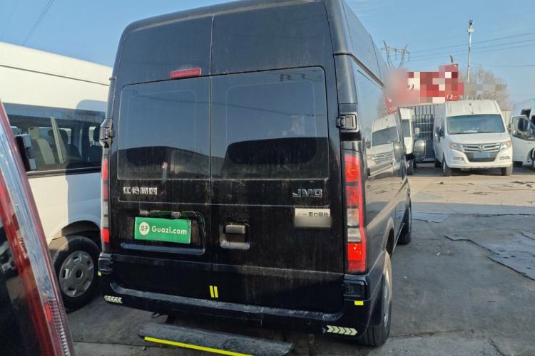 Used JMC Fushun 2023 2.0T Automatic Short-Wheelbase Mid-to-High Roof Commercial & Multi-Purpose Passenger Vehicle 6 Seats Exterior 4