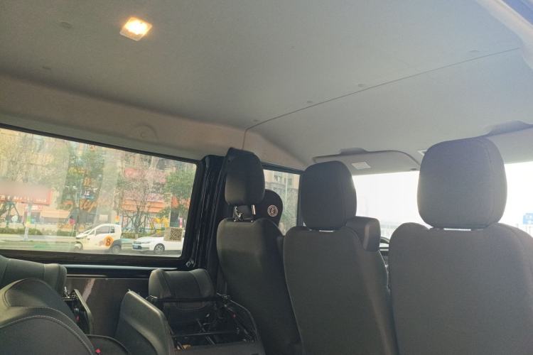 Used JMC Fushun 2023 2.0T Automatic Short-Wheelbase Low-Roof Commercial & Multi-Purpose Passenger Vehicle 6-Seater with Dual-Opening Tailgate Headliner