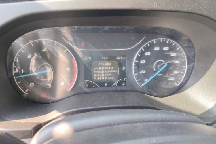 Used JMC Fushun 2023 2.0T Automatic Diesel Long-Wheelbase Mid-Roof Business Van with Rear Dual Tires 6–9 Seats Instrument Cluster