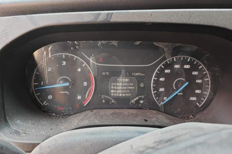 Used JMC Fushun 2023 2.0T Manual Mid-Drive Mid-Roof Commercial Multi-Purpose 7-Seater Passenger Vehicle Instrument Cluster