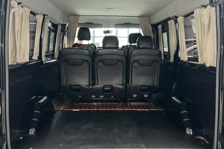 Used JMC Fushun 2023 2.0T Automatic Short-Wheelbase Low-Roof Commercial & Multi-Purpose Passenger Vehicle 6 Seats with Lift-Up Tailgate Interior 2