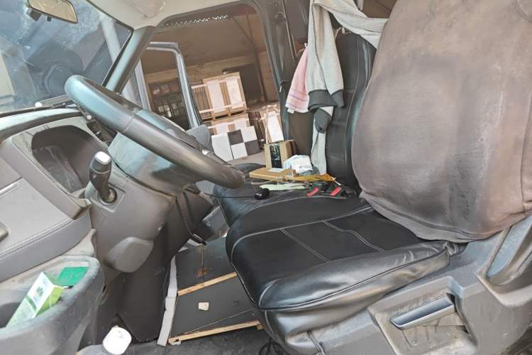 Used JMC Fushun 2023 2.0T Manual Mid-Drive Mid-Roof Commercial Multi-Purpose 7-Seater Passenger Vehicle Left Front Seat