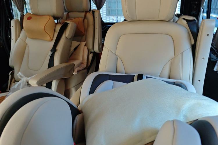 Used JMC Fushun 2023 2.0T Automatic Short-Wheelbase Low-Roof Commercial & Multi-Purpose Passenger Vehicle 6-Seater with Dual-Opening Tailgate Left Rear Seat