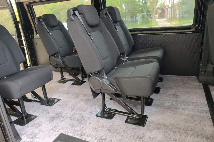Used JMC Fushun 2023 2.0T Automatic Mid-Range High-Roof Commercial Multi-Purpose 7-Seater Passenger Vehicle Left Rear Seat