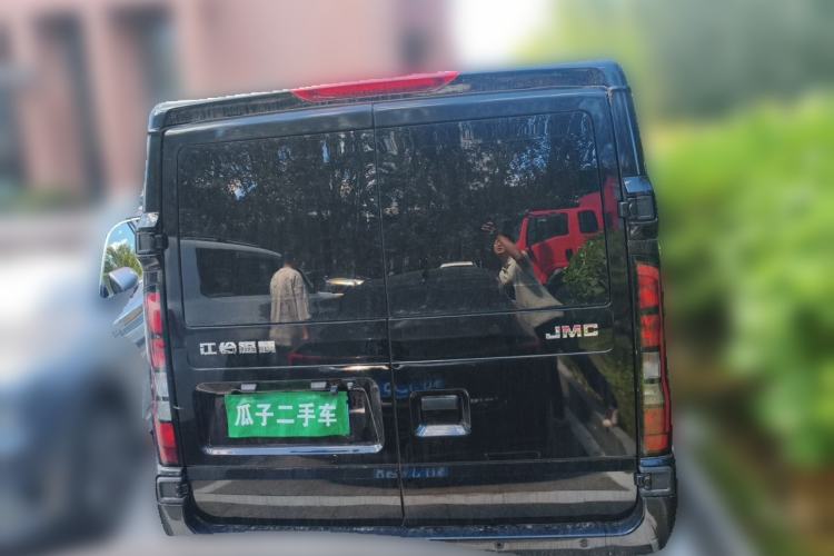 Used JMC Fushun 2023 2.0T Automatic Short-Wheelbase Low-Roof Commercial & Multi-Purpose Passenger Vehicle 6-Seater with Dual-Opening Tailgate Rear