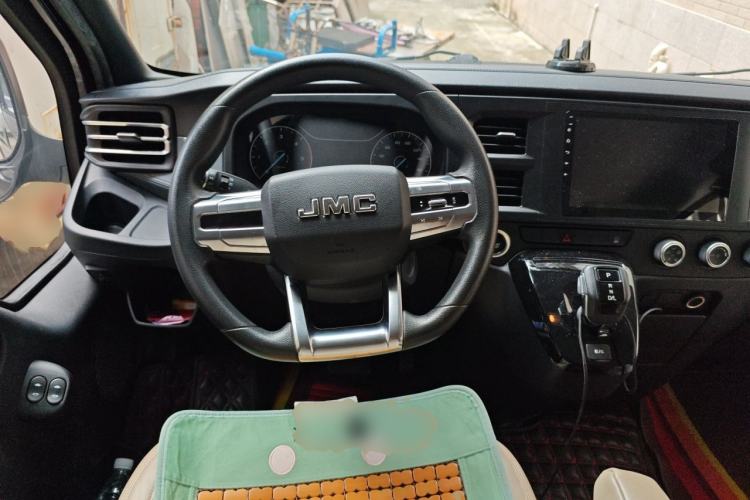 Used JMC Fushun 2023 2.0T Automatic Short-Wheelbase Low-Roof Commercial & Multi-Purpose Passenger Vehicle 6-Seater with Dual-Opening Tailgate Steering Wheel