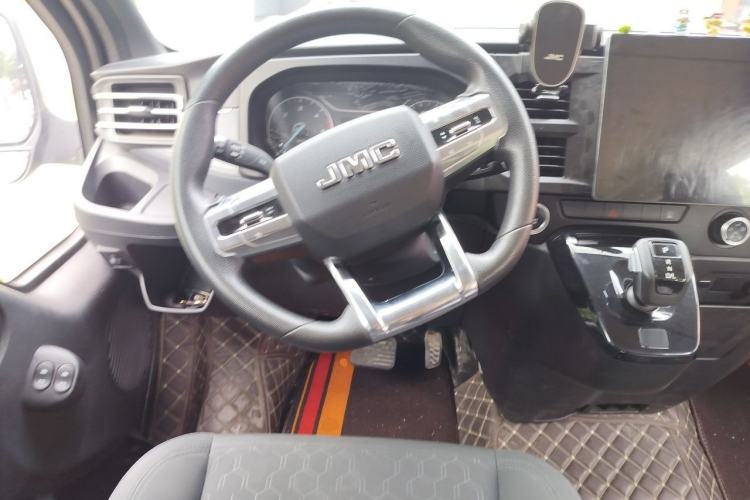 Used JMC Fushun 2023 2.0T Automatic Short-Wheelbase Low-Roof Commercial & Multi-Purpose Passenger Vehicle 6-Seater with Dual-Opening Tailgate Steering Wheel