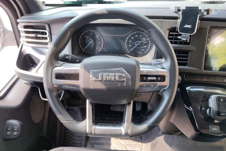 Used JMC Fushun 2023 2.0T Automatic Diesel Long-Wheelbase Mid-Roof Business Van with Rear Dual Tires 6–9 Seats Steering Wheel