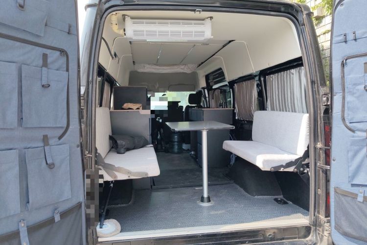 Used JMC Fushun 2023 2.0T Automatic Diesel Long-Wheelbase Mid-Roof Business Van with Rear Dual Tires 6–9 Seats Trunk