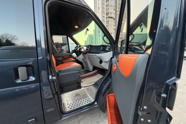 Used JMC Fushun 2023 2.0T Manual Mid-Roof Mid-Height Passenger Version Business-Class 9-Seater (Non-Commercial) Exterior 4